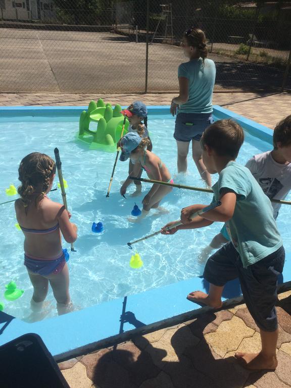 Отель Camping La Vidaresse Sainte-Anastasie-sur-Issole Экстерьер фото